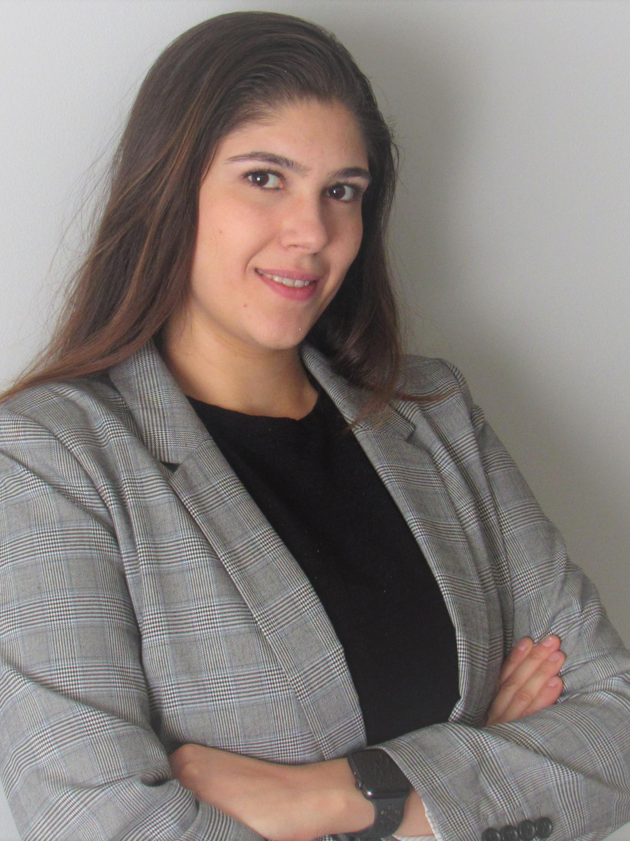 Mahgol Nowparvar headshot