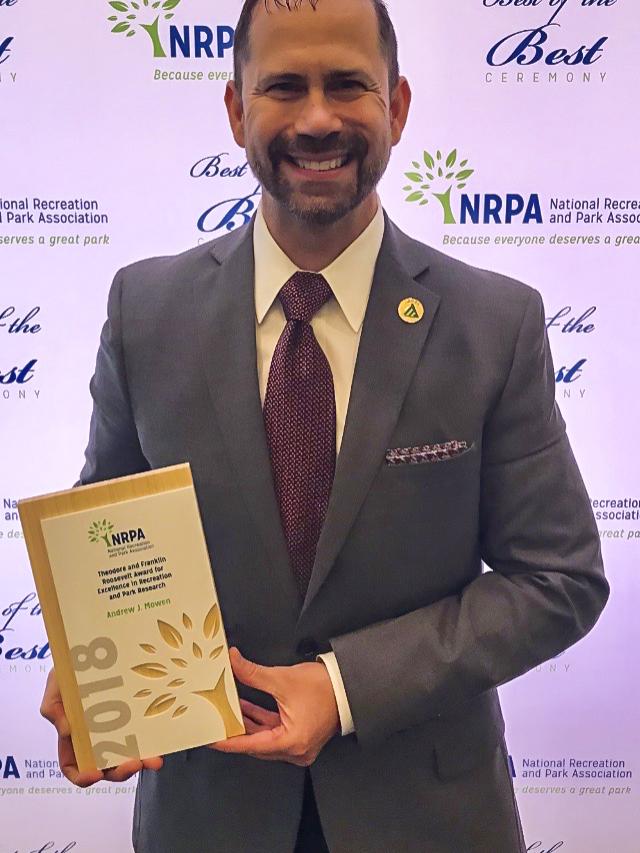 Andrew-Mowen-Award