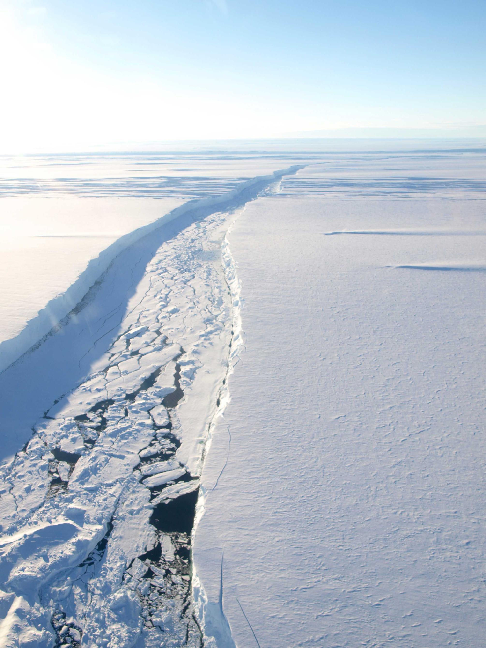 giant crack on Pine Island Glacier