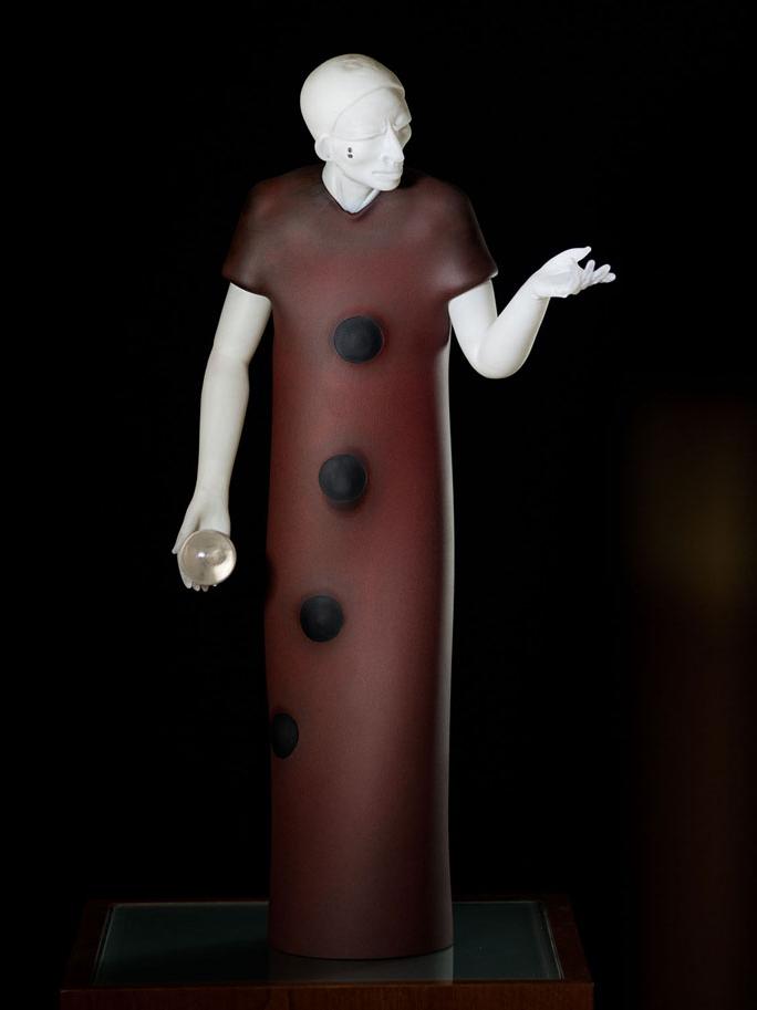 Martin Janecky, "Juggler 216-54," 2011, hot-sculpted glass. Gift of Bette and Arnold Hoffman, 2016.99.