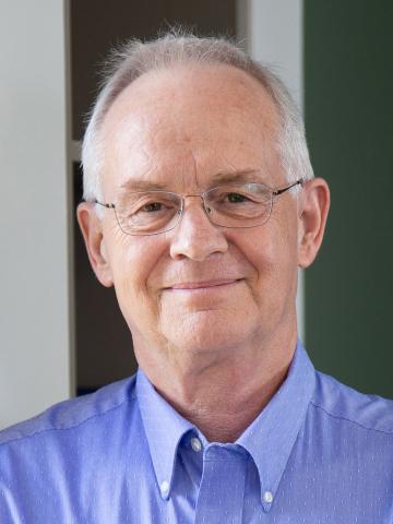 Douglas Cavener headshot photo