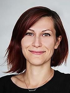 head shot of Kiana Honarmand 