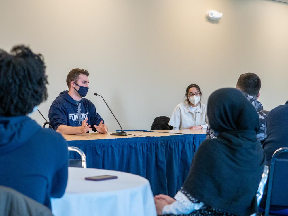 Students hold discussion at Undergraduate Research Symposium panel