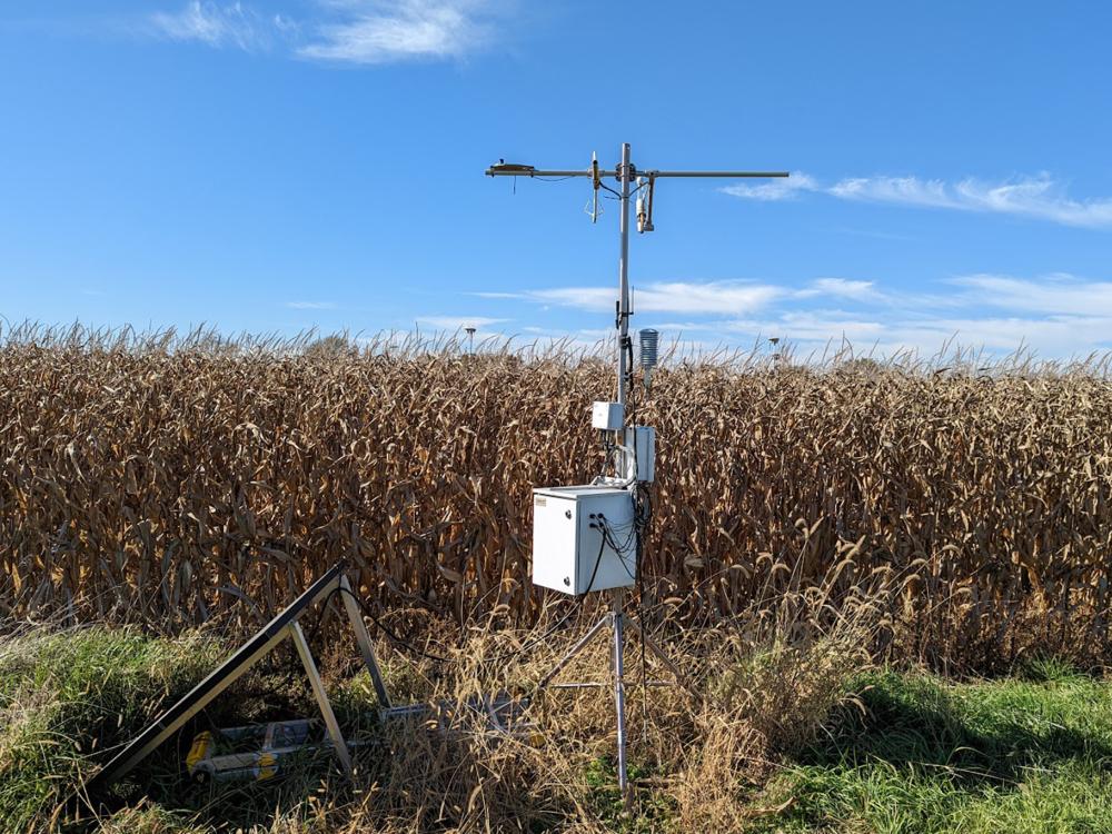 A flux tower in a Pennsylvania corn field 