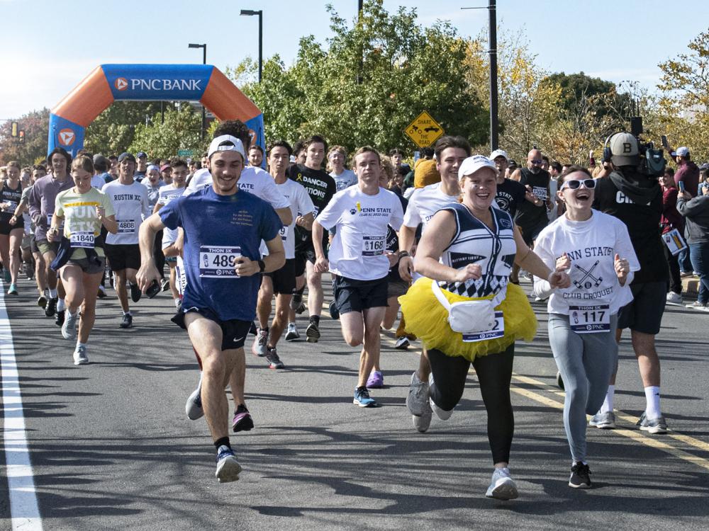 runners at the starting line of the THON 5k