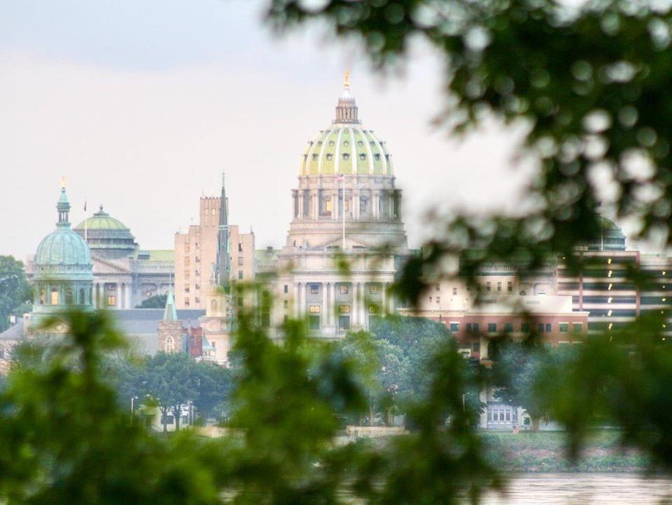 Harrisburg capitol building from afar 