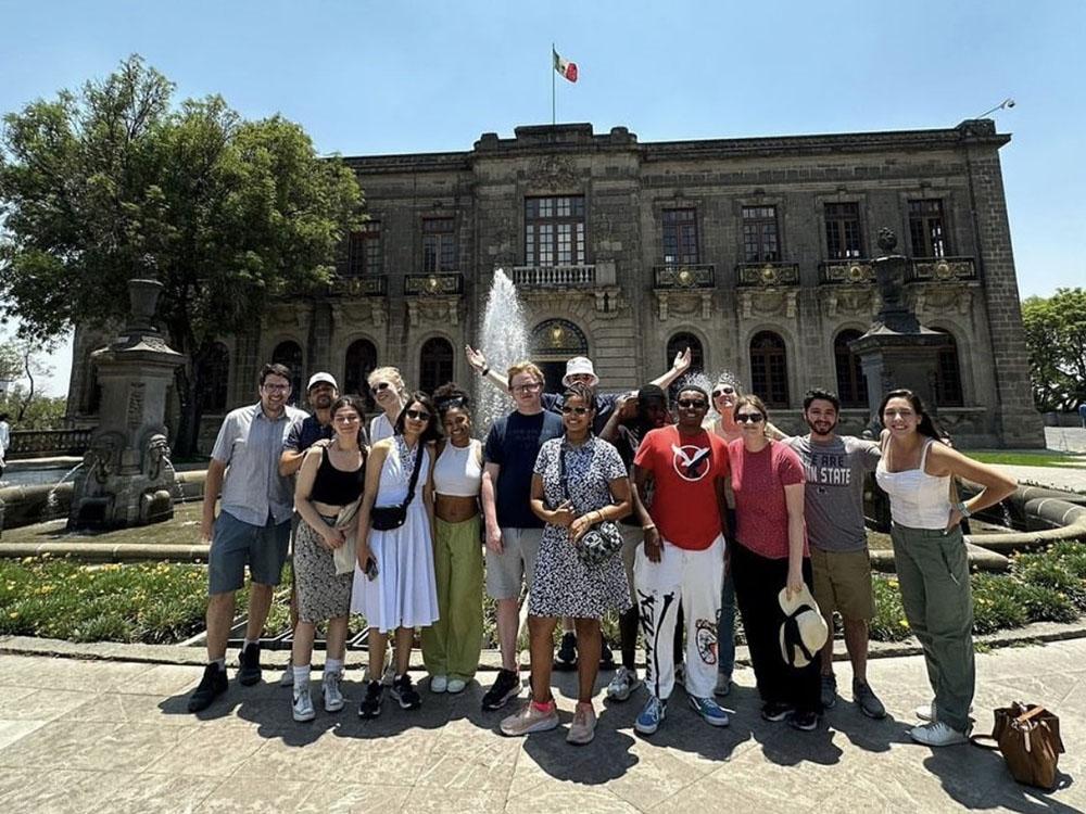 Students at Castillo De Chapultepec