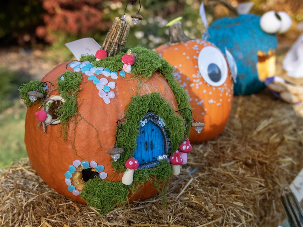 elaborat jack o lantern decoration