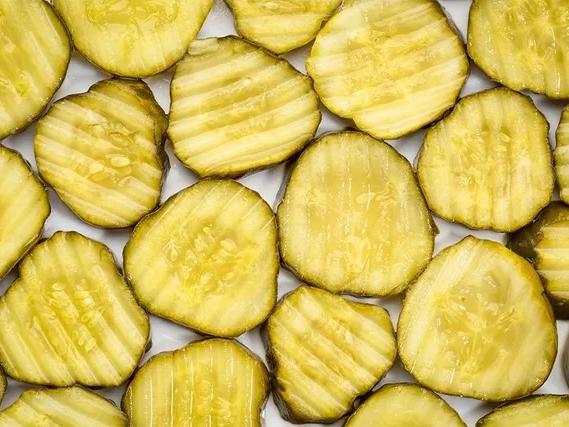 sliced pickles