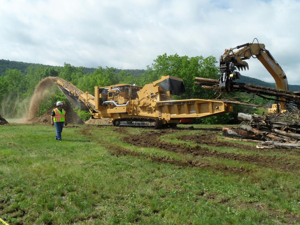 Timber Show grinder-chipper demonstration