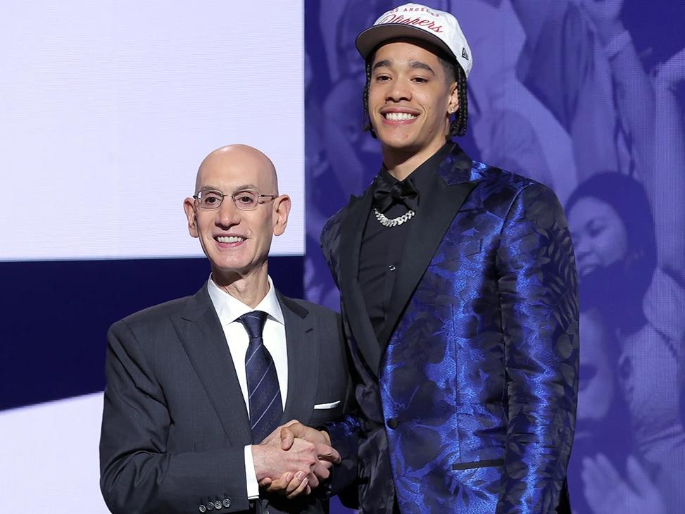 Niederhauser shaking hands with NBA commissioner