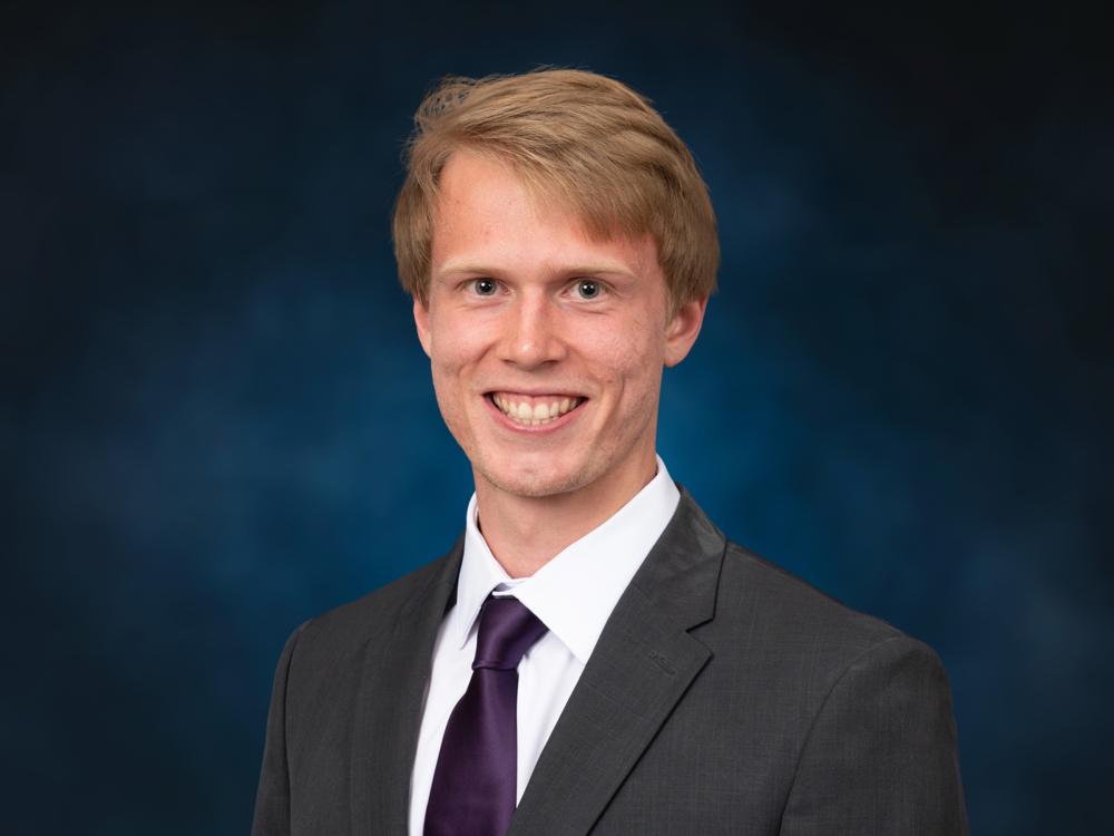 Alex Mullen, a dual major in computer science and engineering science with a 4.0 GPA, has been named the summer 2025 student marshal for Penn State’s College of Engineering.