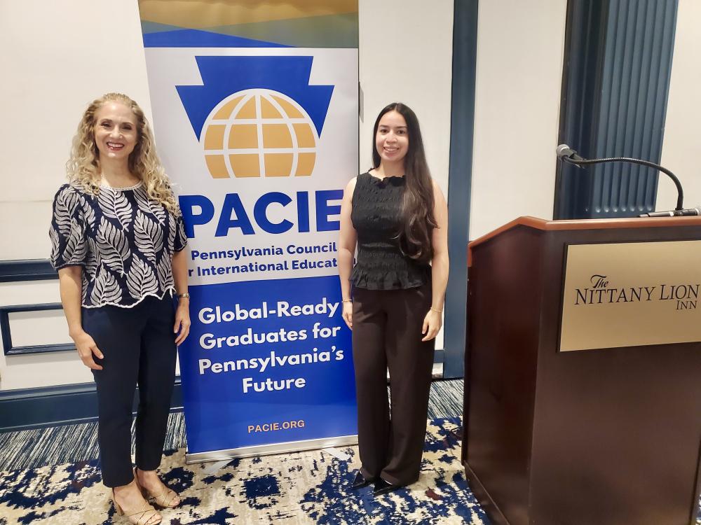Gina Whalen and Genesis Nuñez