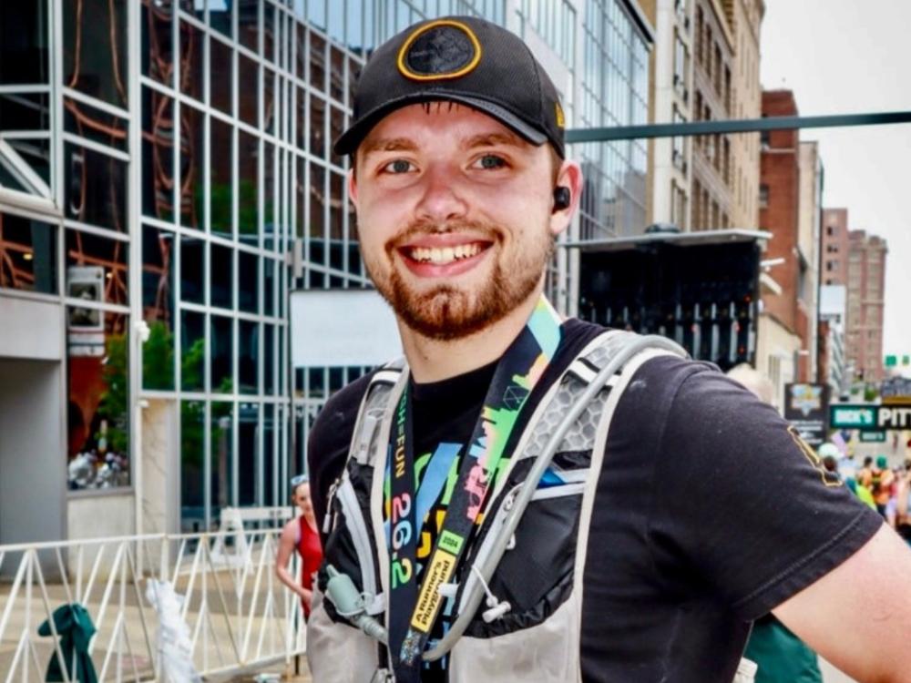 A portrait of Penn State Behrend student Justice Greene at a marathon.