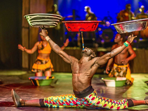 Zuzu Acrobats during a performance