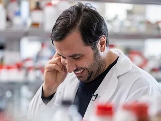 A professor of engineering science and mechanics and biomedical engineering in his lab.