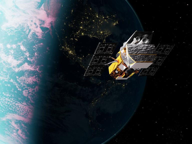 illustration of Swift Observatory orbiting Earth