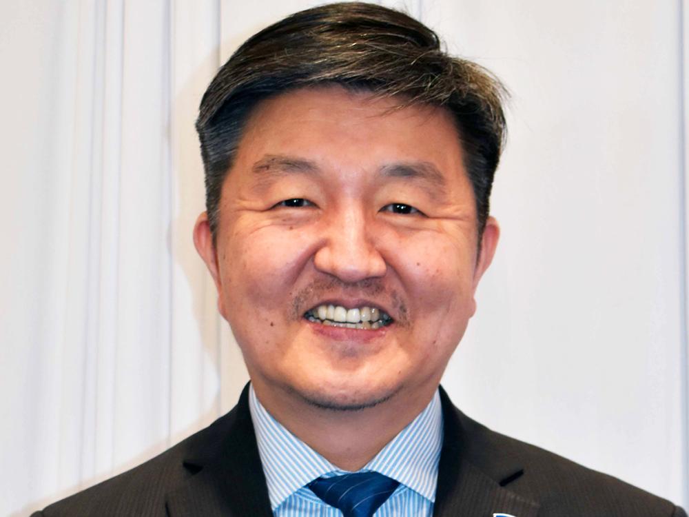 Jungwoo Ryoo headshot