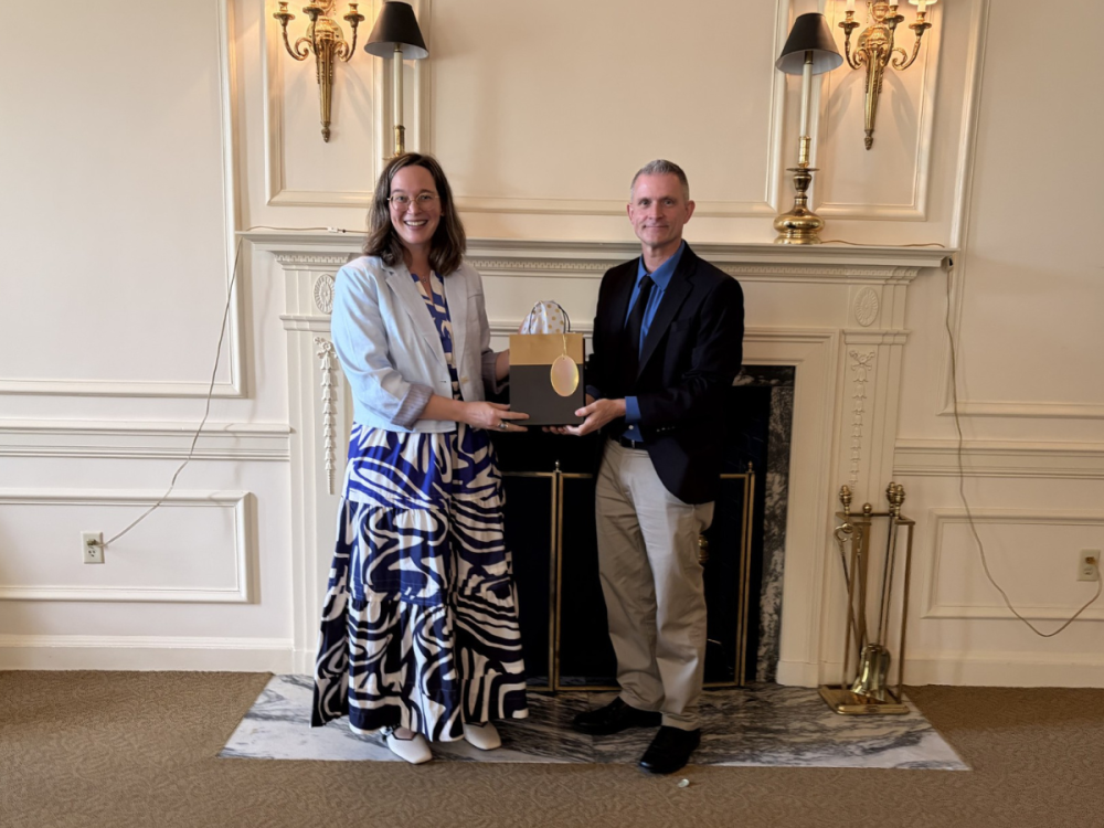 Photo of Katherin Zipp receiving award