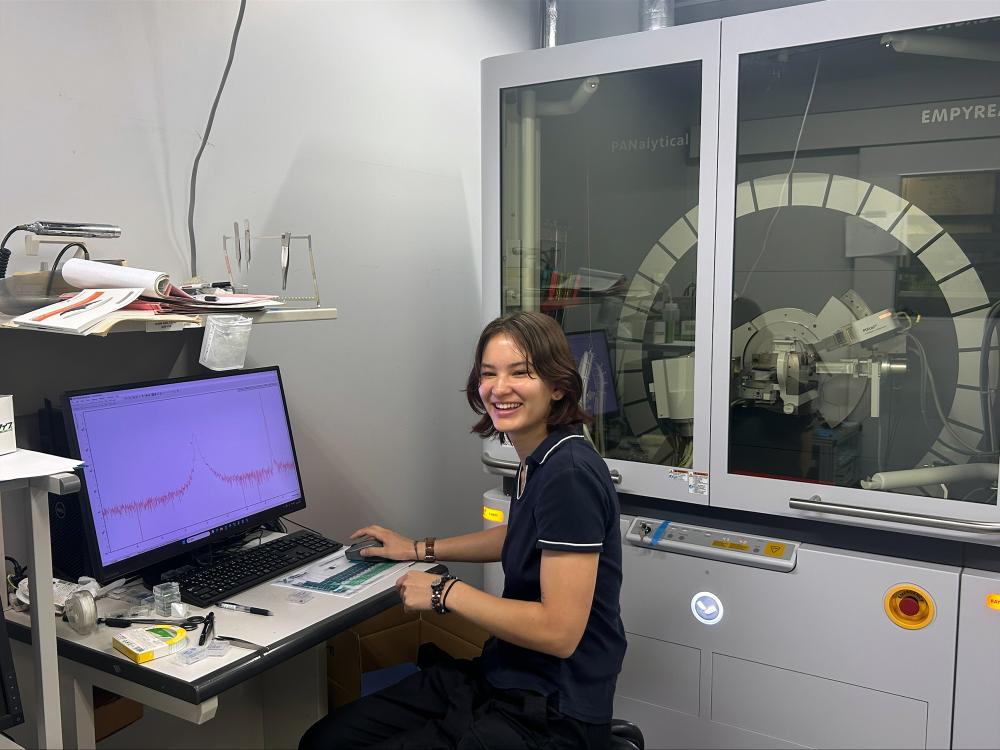 Kaylin Lamaute creating material in lab
