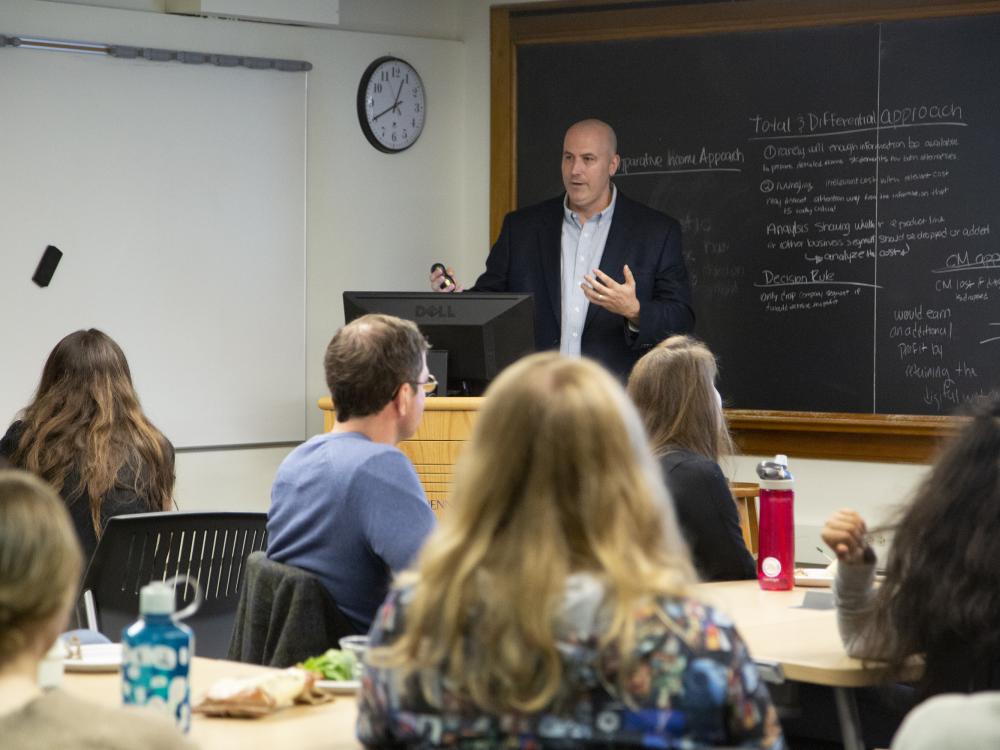 Chris Witko lecture to undergraduate students