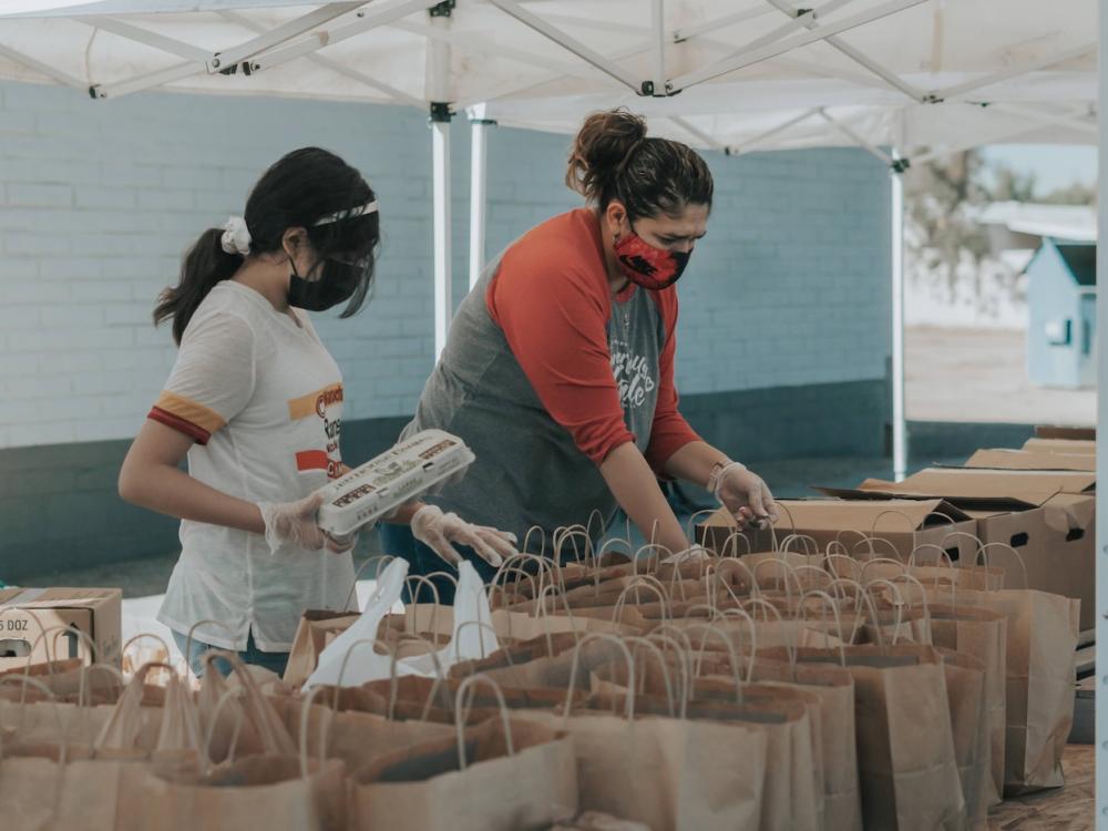Supporting Food Food pantries essential for reducing hunger among middle-class in 2020 ...