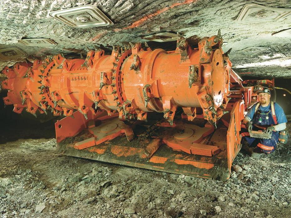 continuous mining machine
