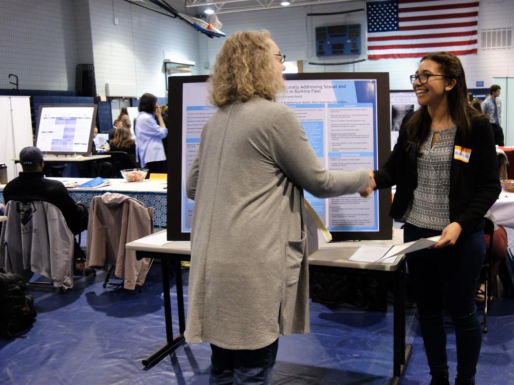 Ashley Worlds, junior biobehavioral health student, receives a University Libraries Information Literacy Award