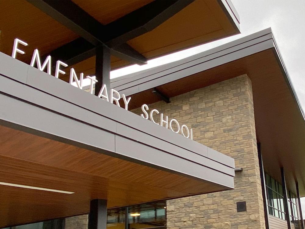 Photo of an elementary school