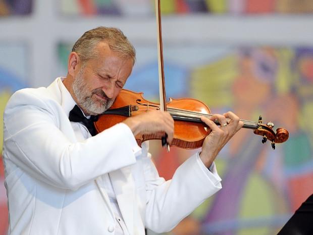 James Lyon, violin