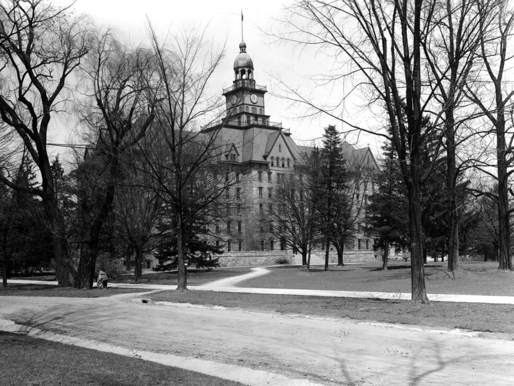 Old Main in 1915