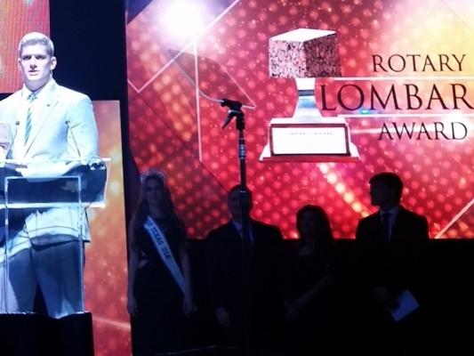 Carl Nassib at the Rotary Lombardi Award ceremony