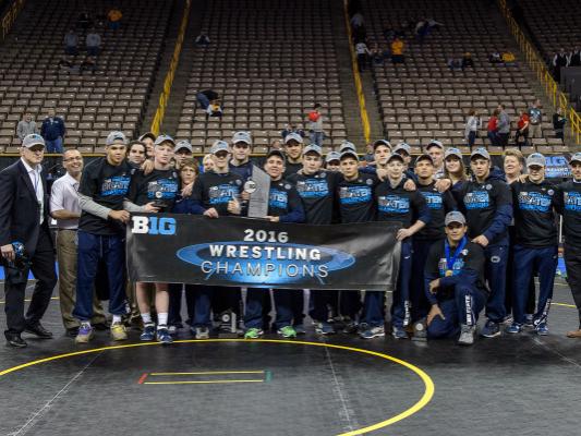 Team shows off championship banner