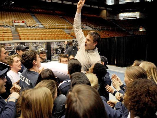 Mackiewicz is lifted by crowd