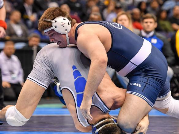 Penn State wrestler takes down opponent