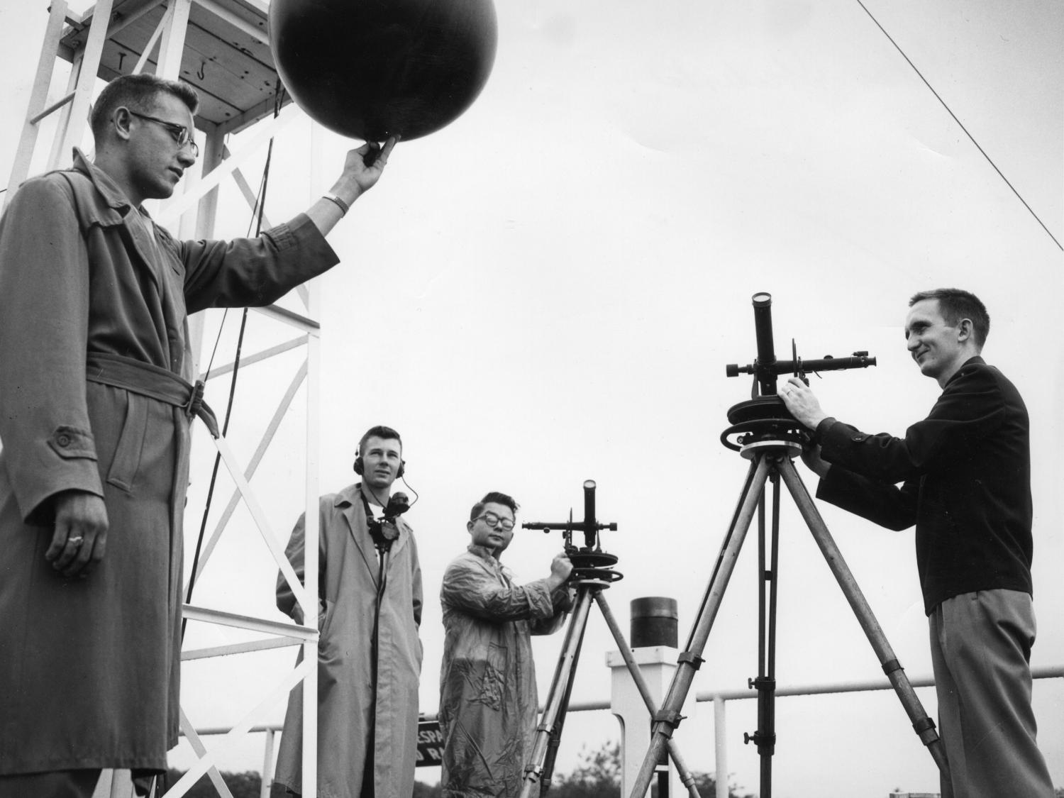 Meteorology students with weather balloon