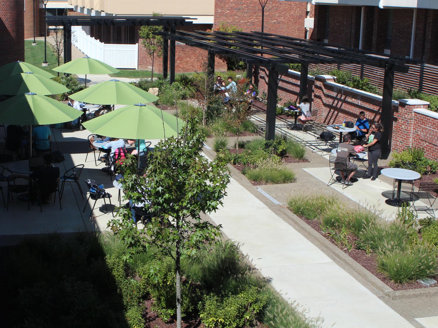 Cafe 780 court yard