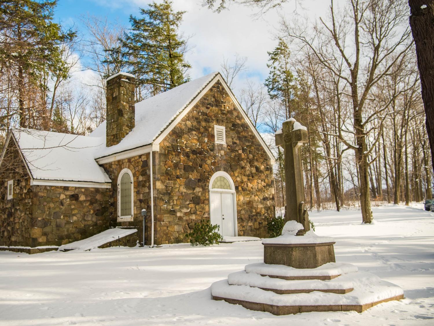 An exterior photo of the Behrend Chapel at Wintergreen Gorge Cemetery.