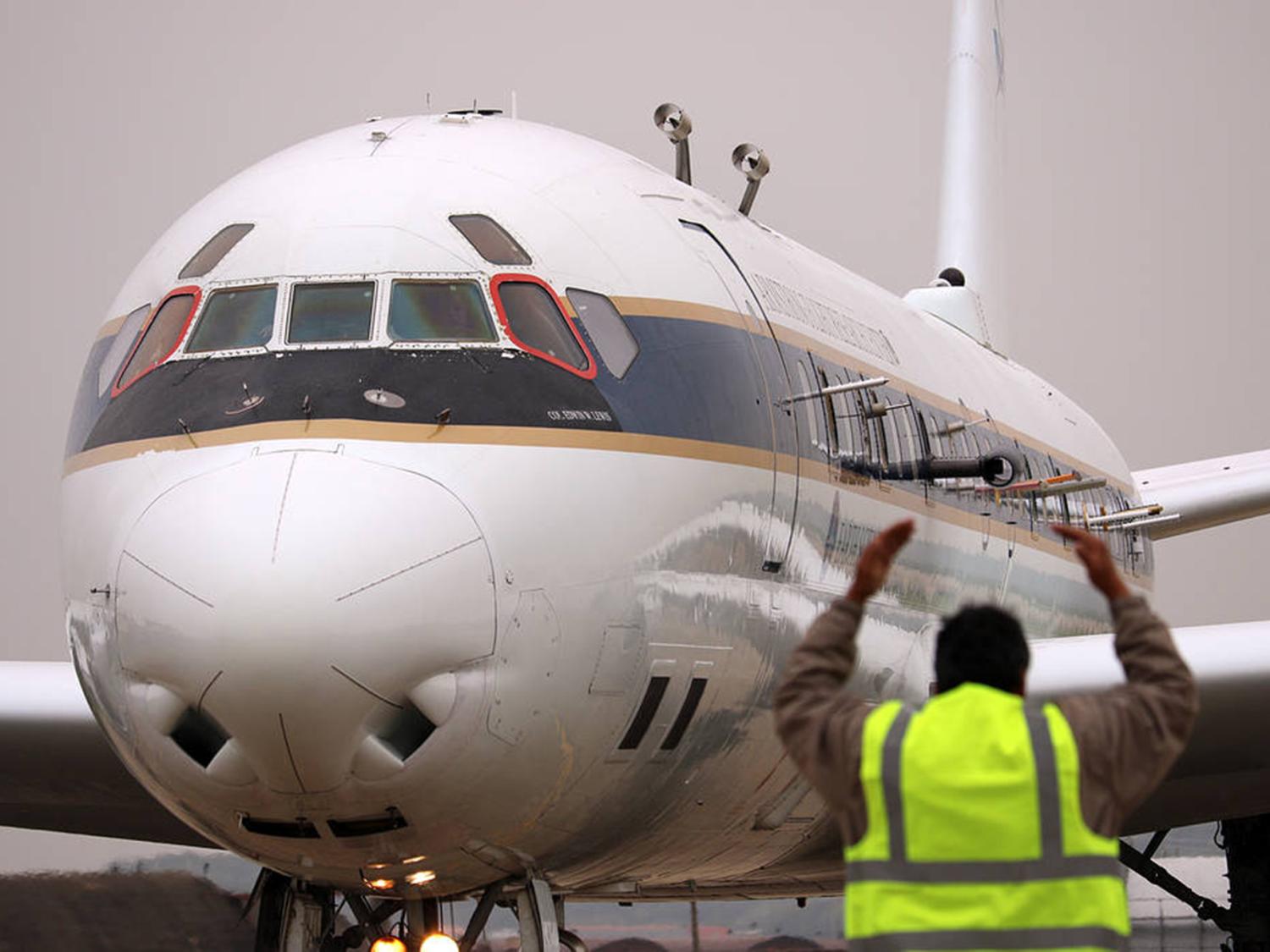 NASA’s DC-8 airplane fitted with air quality testing instruments 