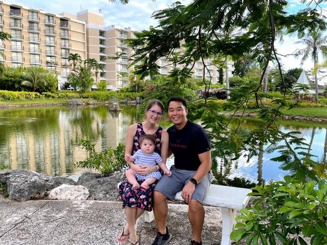 Sinj Lee and family