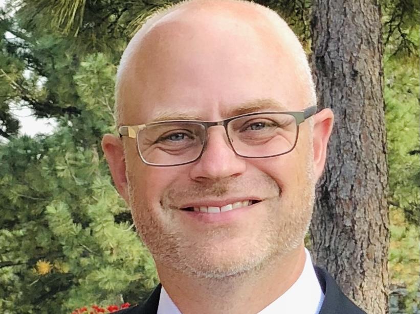 Robert Regular's headshot