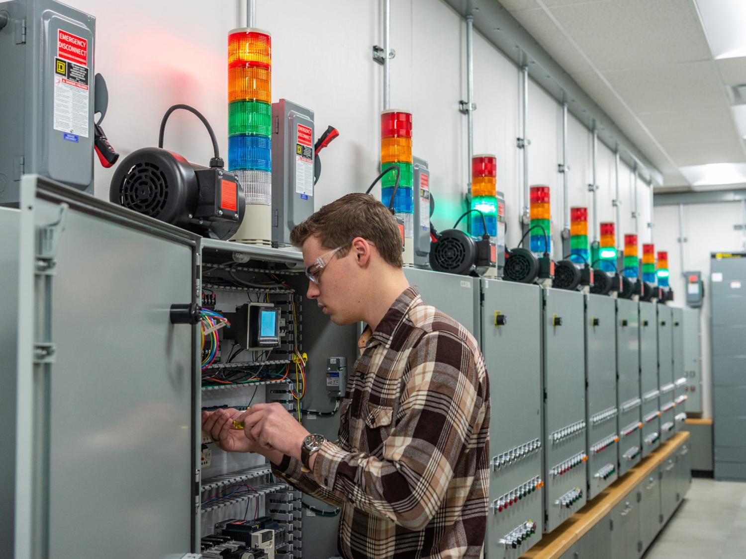 Picture of motor controls session with high school student.