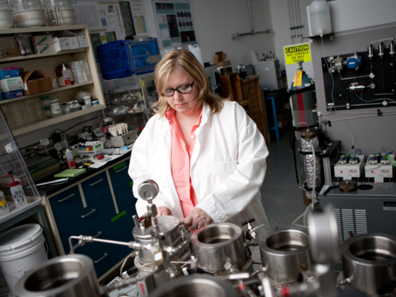 Barbara Kutchko in lab