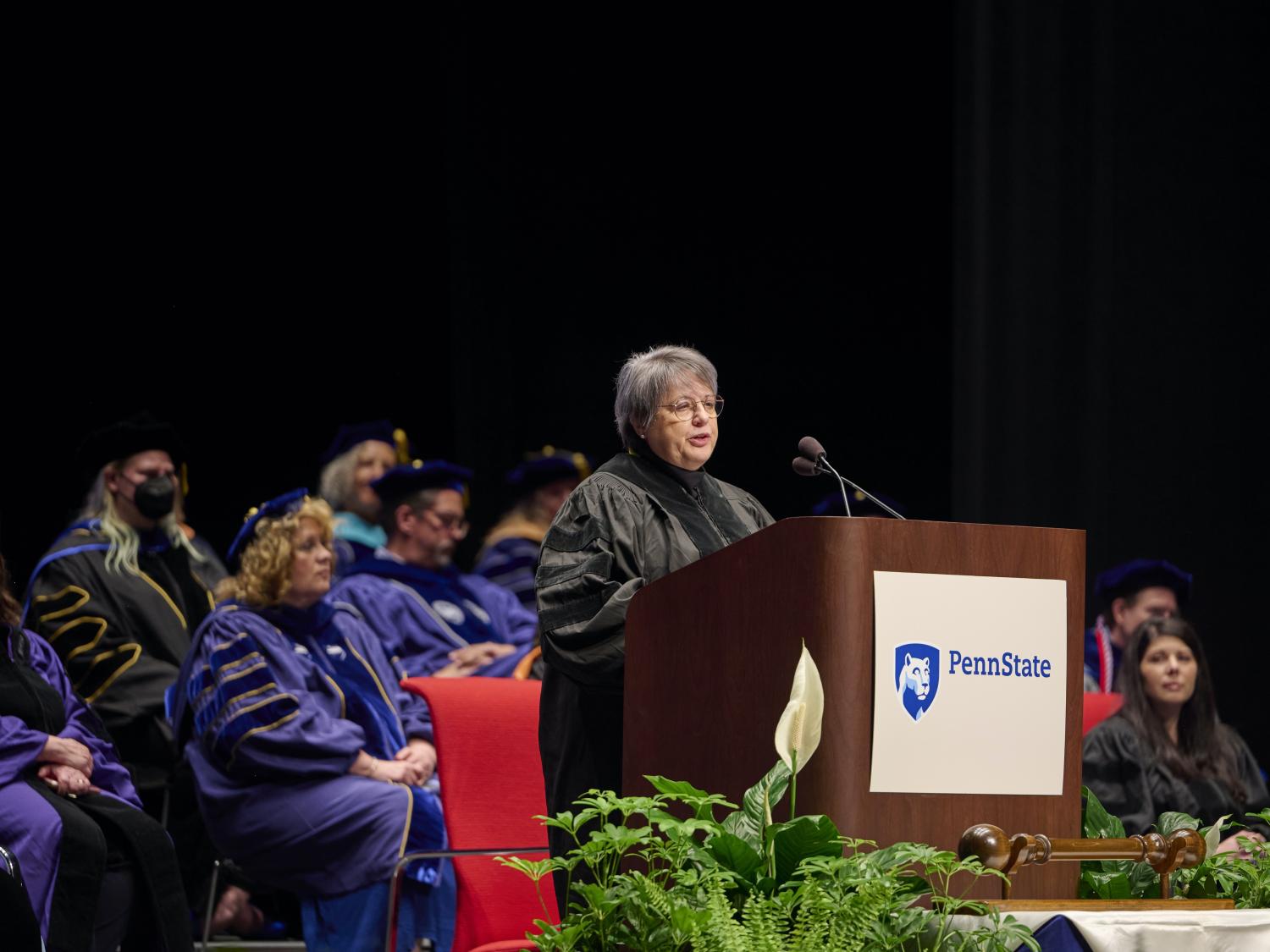Toni Ardabell giving her 2022 commencement speech.
