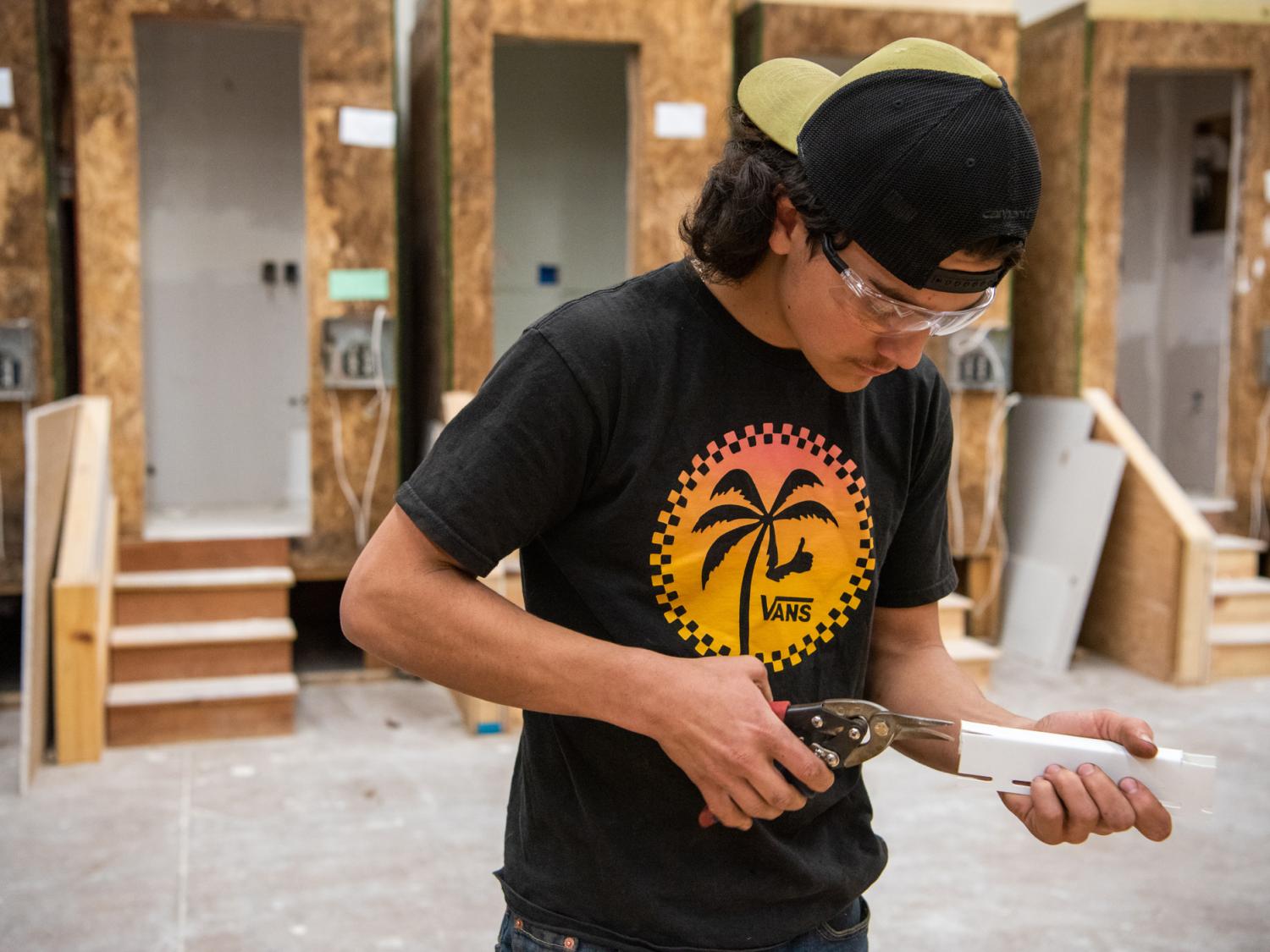 A student working in a dual enrollment class