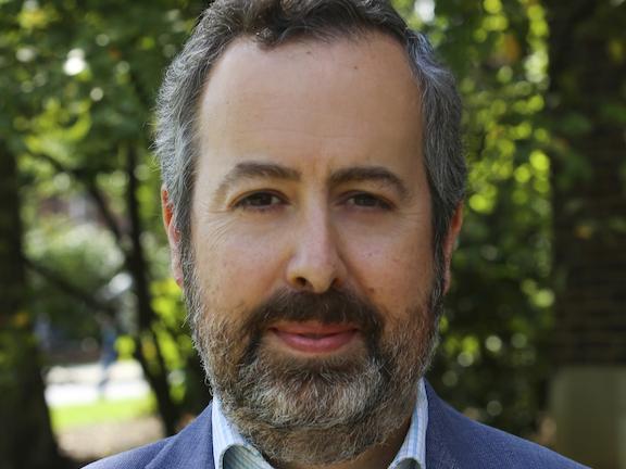 Headshot of Robin Thomas