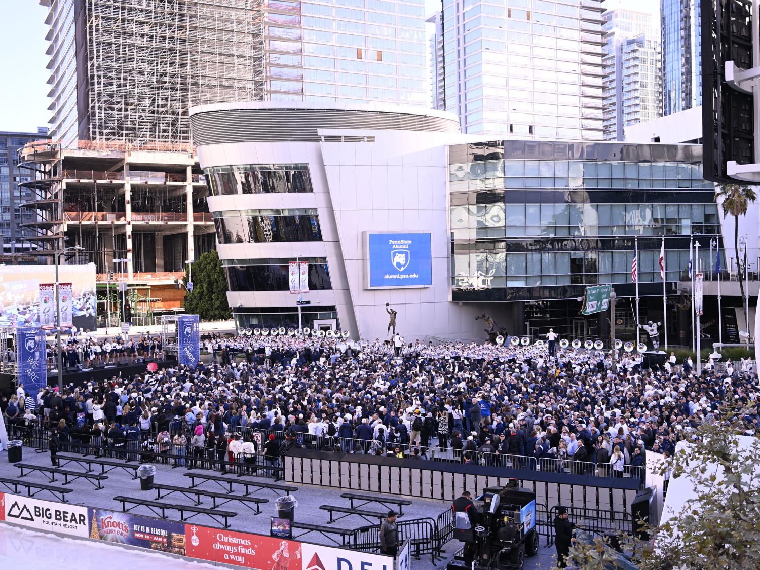 Rose Bowl Pep Rally crowd
