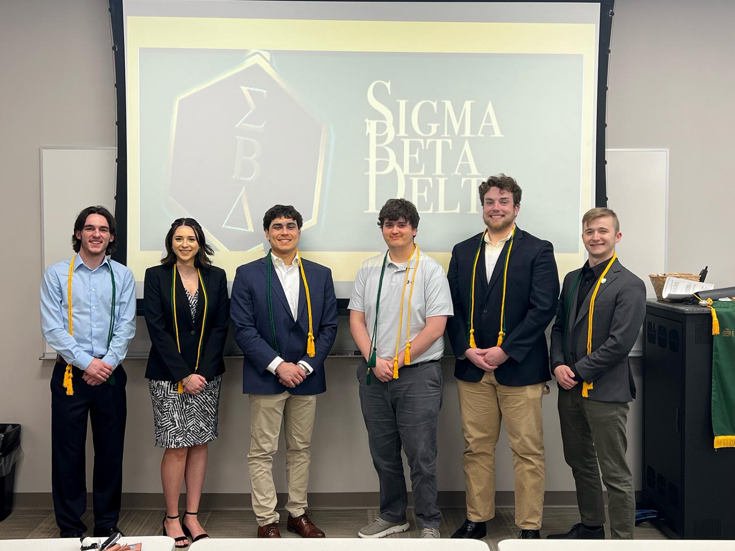 Altoona Spring 2024 Sigma Beta Delta inductees