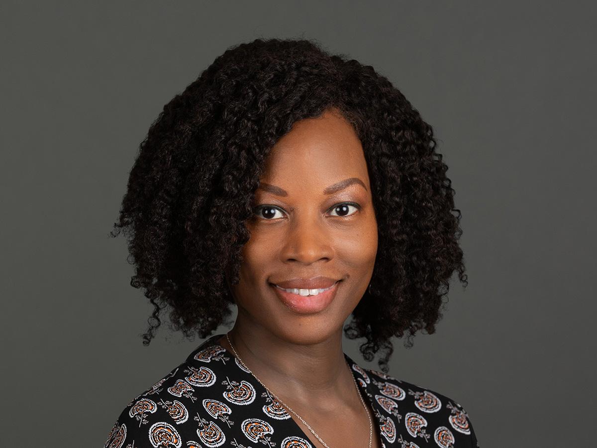 A head and shoulders photo of Sherise Curd