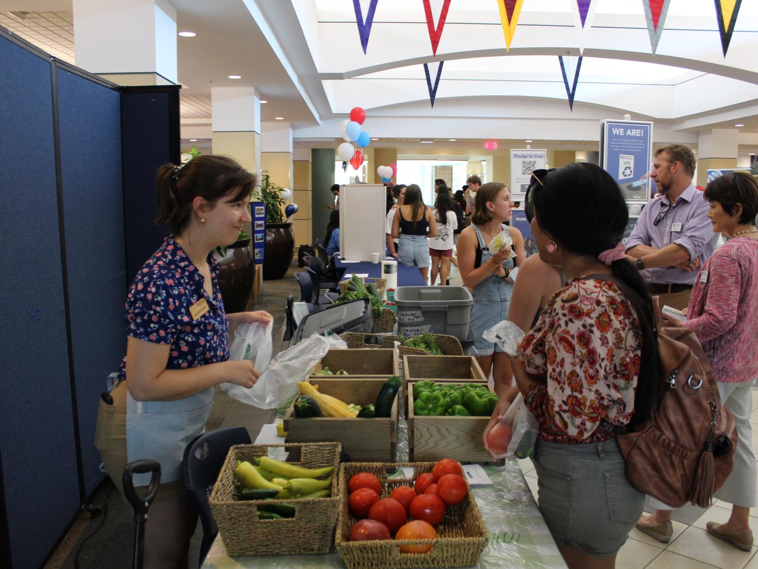Feed the People Market Stand
